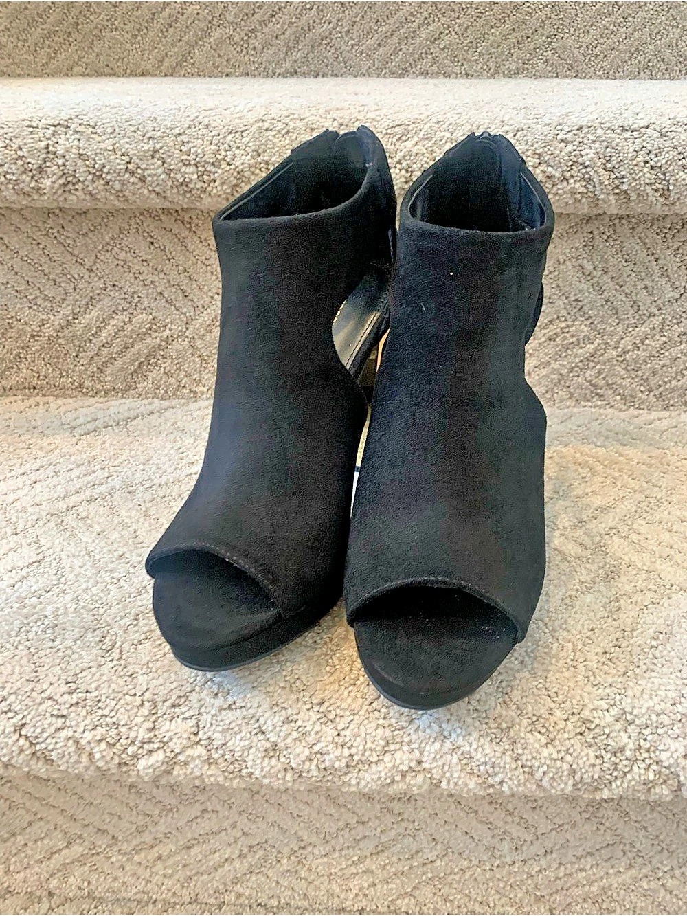 REPORT Black Open-Toe High Heels “Lilina”Faux Suede w/Gold Accents 8.5 New
